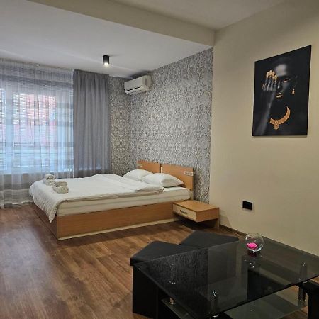 Studio Mirage Kazanlŭk المظهر الخارجي الصورة